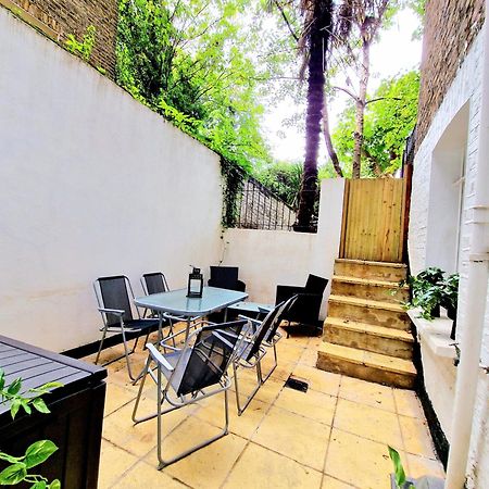 Spacious & Cosy 2 Bedroom Home Plus 2 Sofa-Beds With Private Entrance And Back Patio, 3 Min Walk To Earl'S Court Station Londra Esterno foto